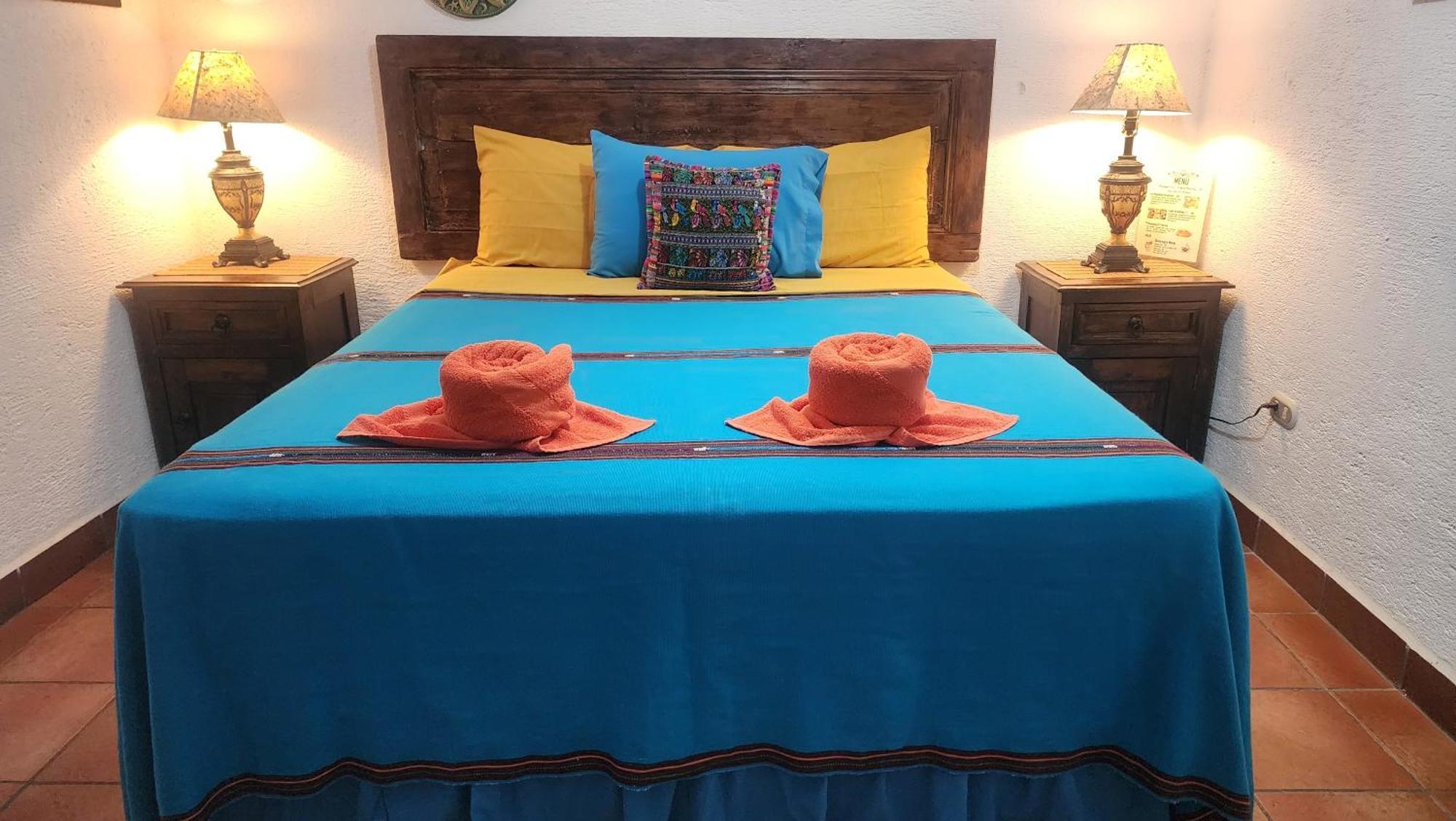 Magnolias Hotel Antigua Room photo